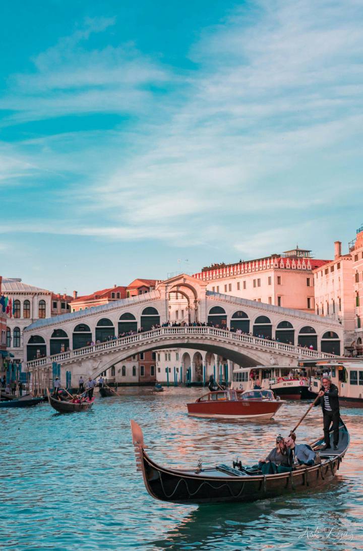 Rialto morning, Venice